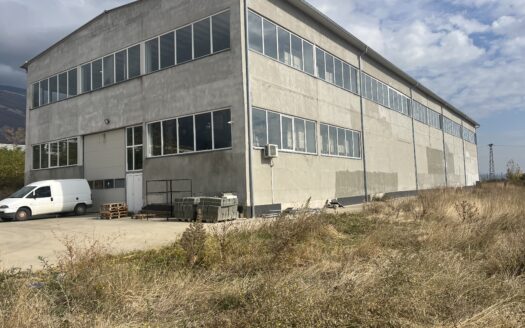 Арена имоти продава индустриално хале с площ 1 142 кв. м, 11 м височина в гр. Сопот